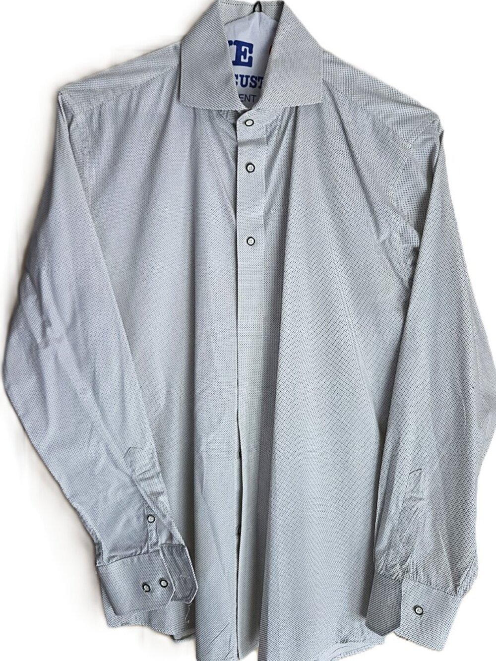 Roberts Sport Men’s Dress Shirt – Size Medium – Excellent Condition